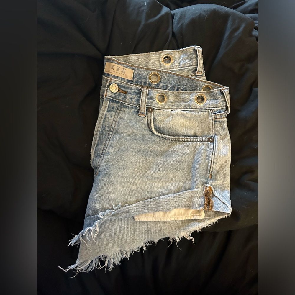 Free People Silver Grommet Short Shorts size 31